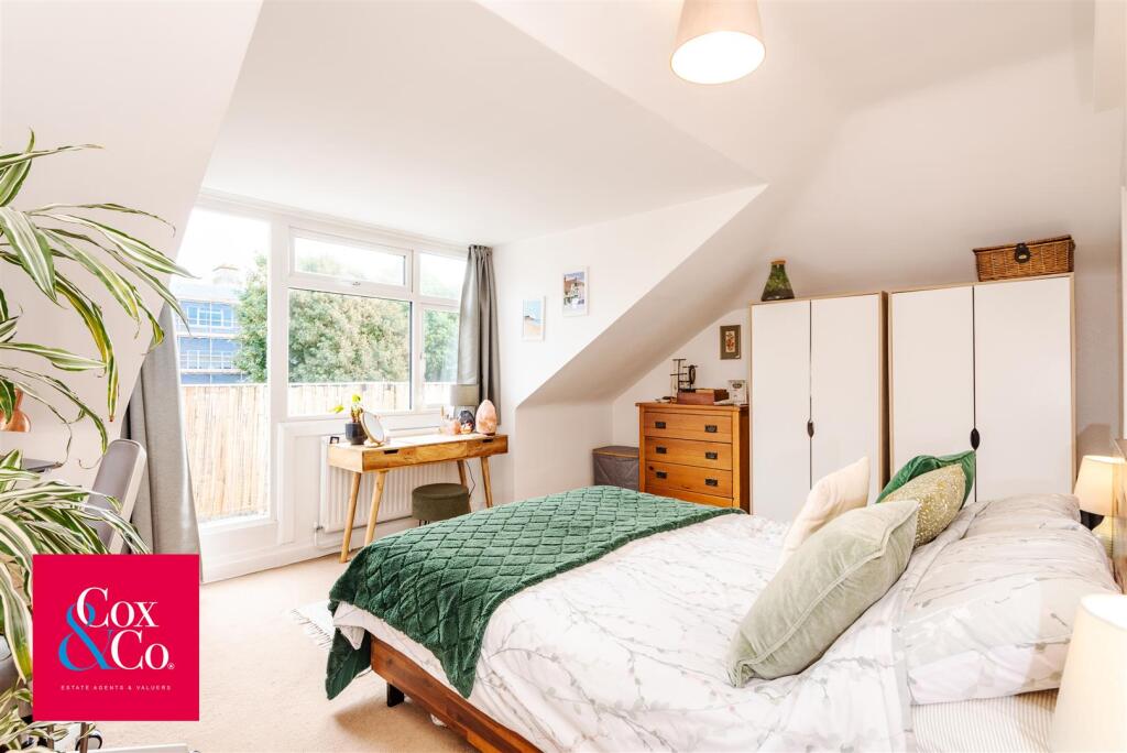 Apartment in Brighton - View 3