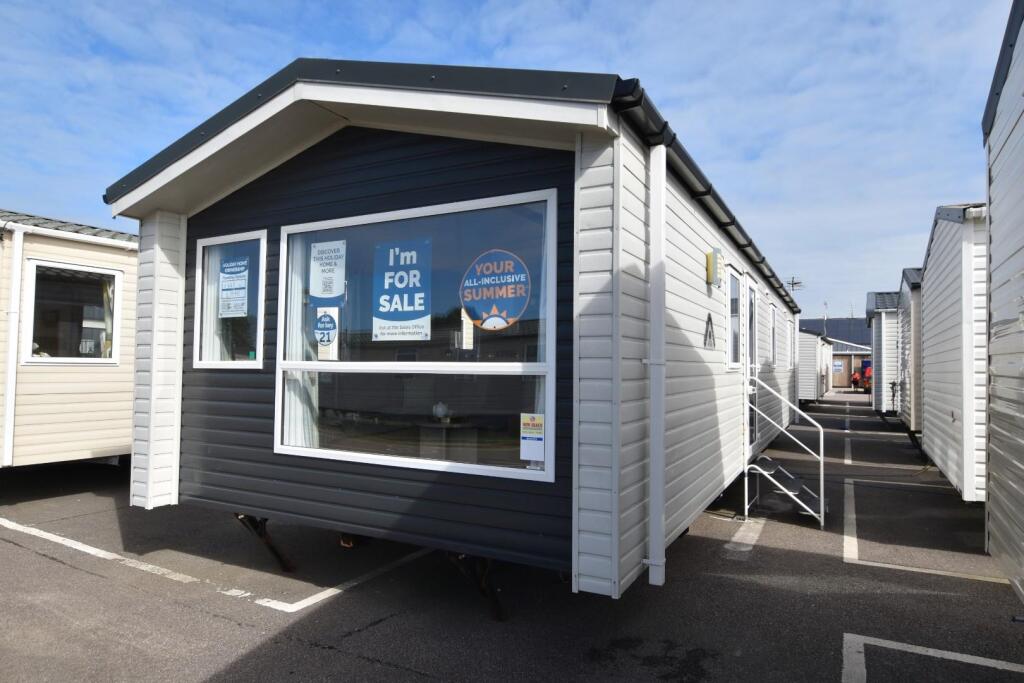 Main image of property: Hythe Road, Dymchurch