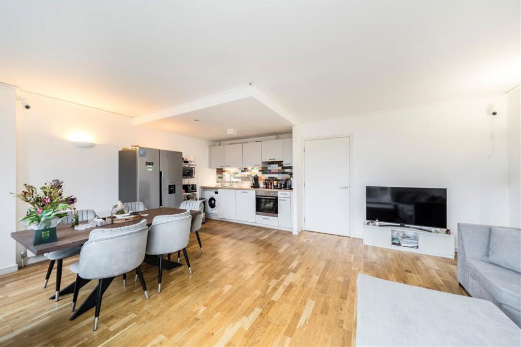Apartment in London, Royal Borough of Greenwich - View 2