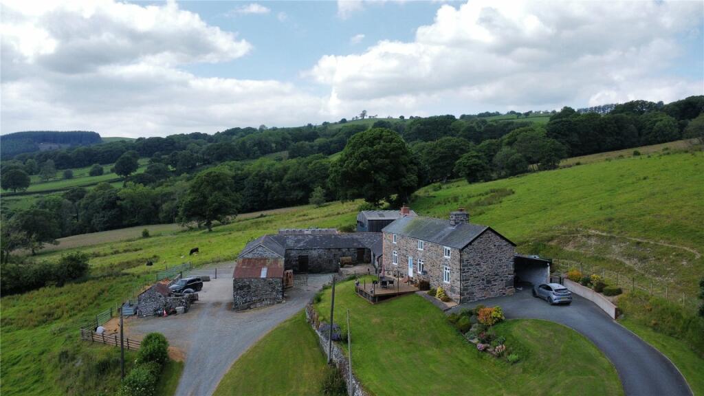 Studio detached on Llanwddyn, Oswestry, Powys, SY10, £750,000