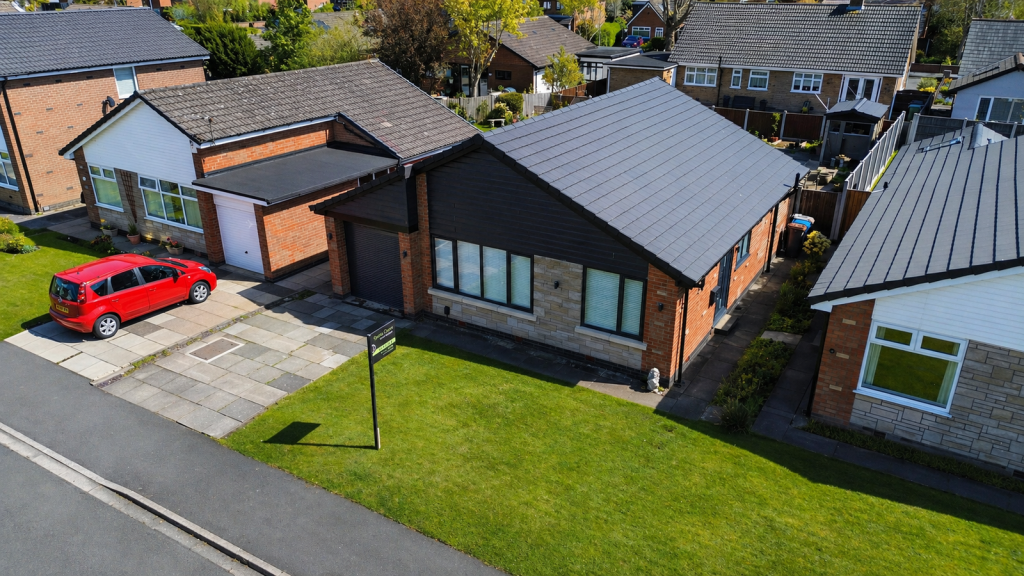 3-bed detached on Cleveland Drive, Lowton, WA3 2EQ, £350,000