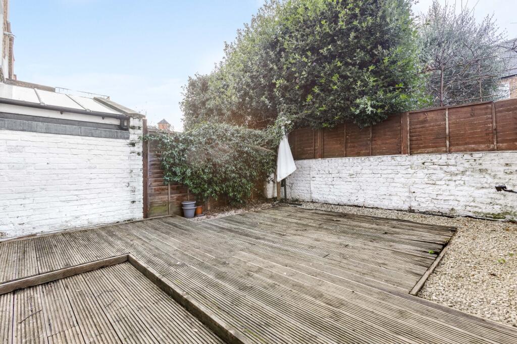 Apartment in London - View 4