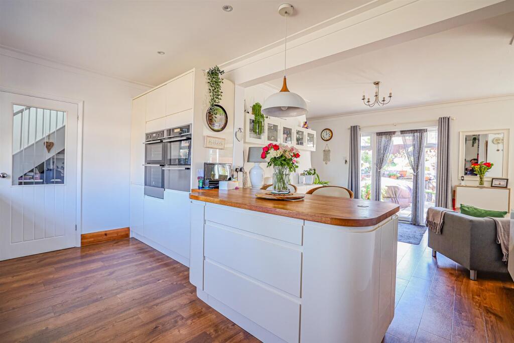 House in Dacorum, Hertfordshire - View 3