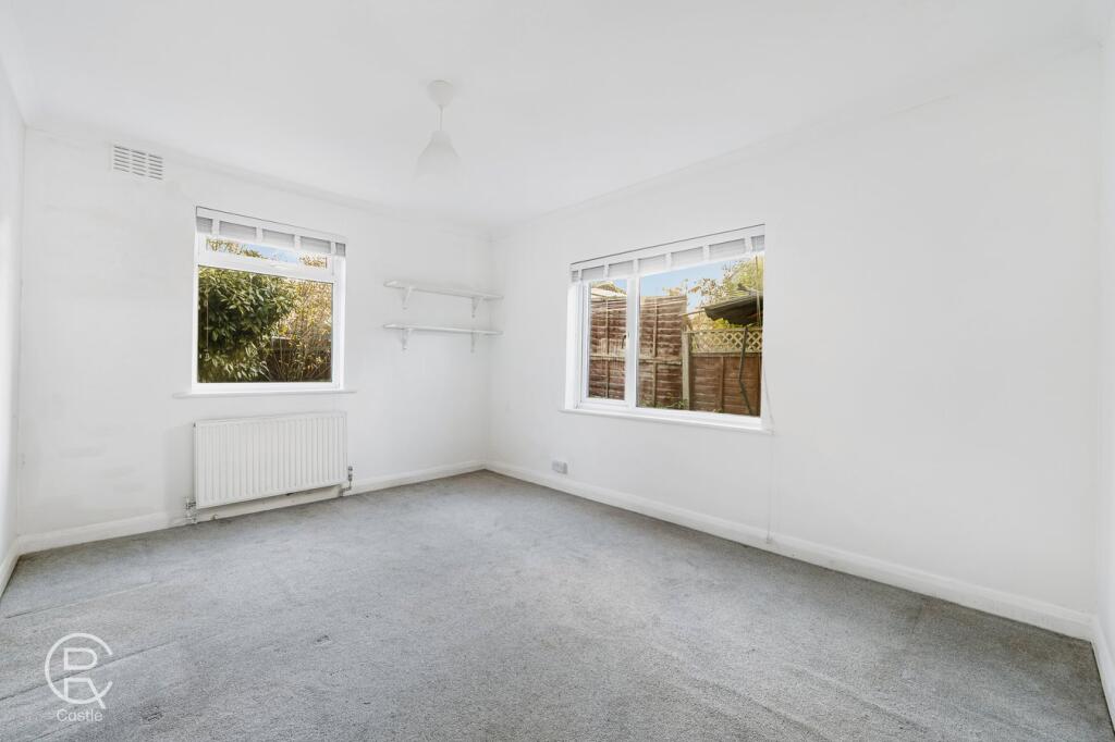 Greenford Avenue, London, W7 photo 4