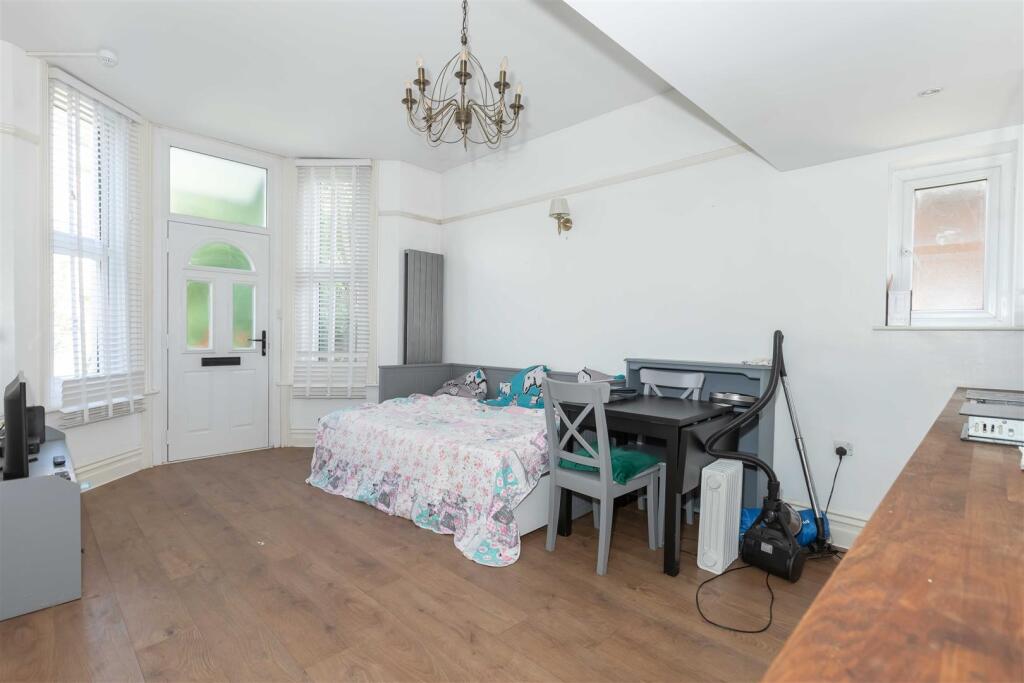 Richmond Road, Worthing photo 3