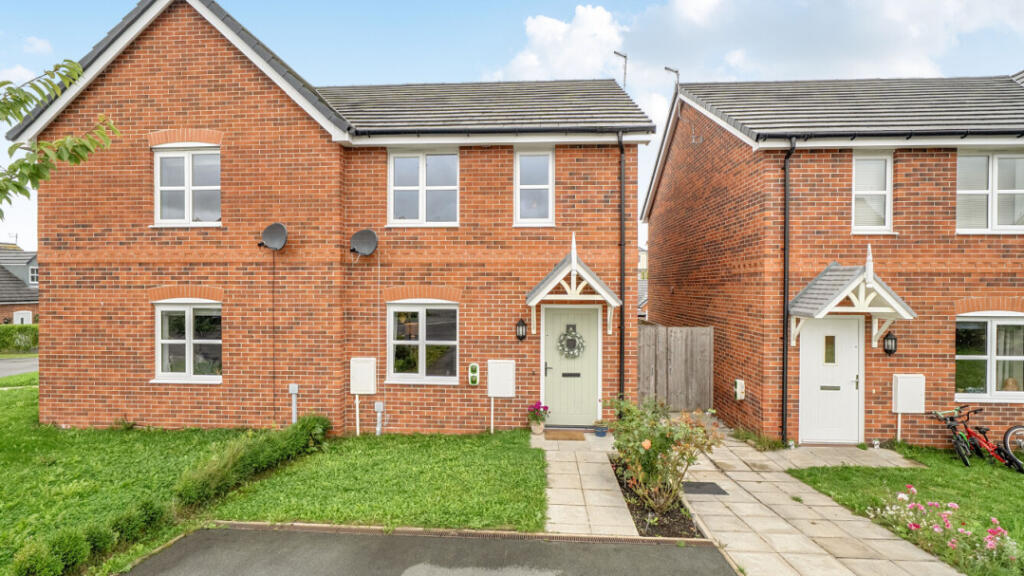 2-bed semi-detached on Cleveley Drive, Preston, PR3 0FP, £215,000