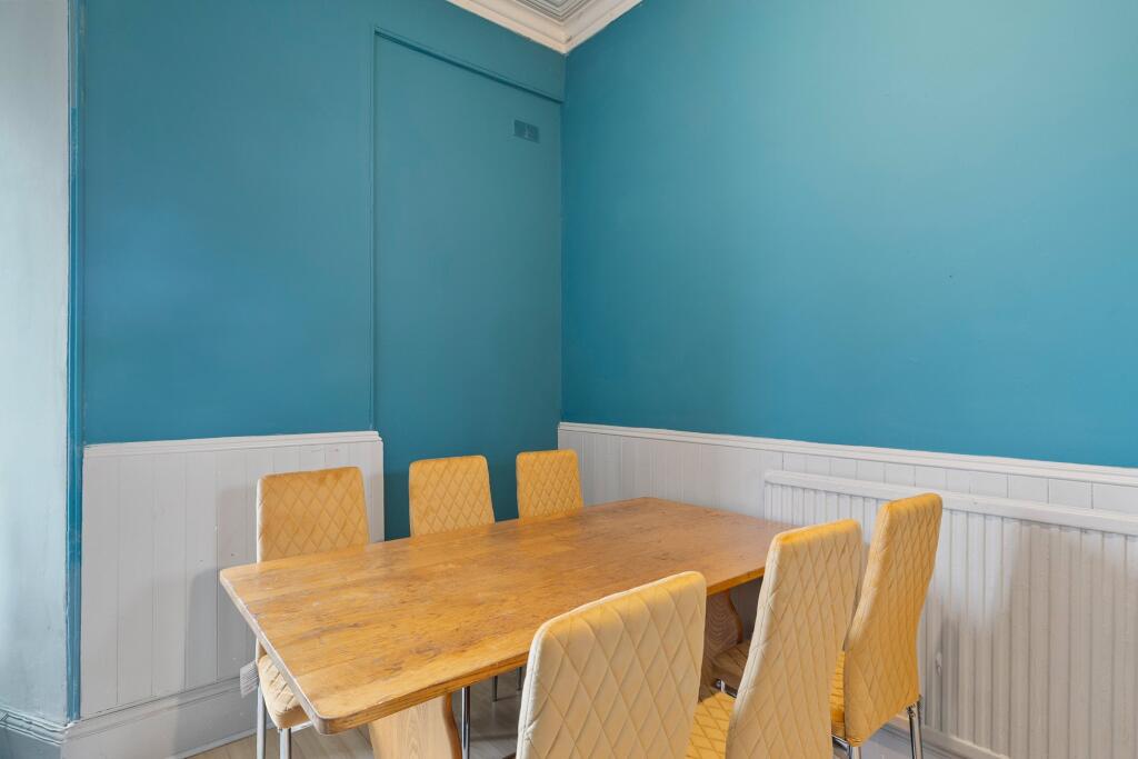 House in Plymouth, Greenbank - More