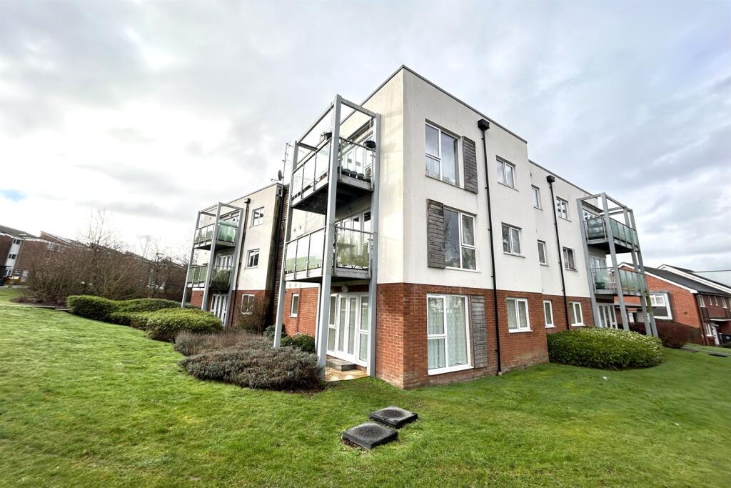 Main image of property: Popley, Basingstoke