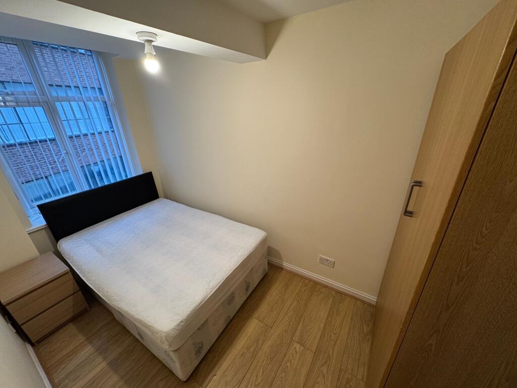 Apartment in Newcastle upon Tyne - View 5
