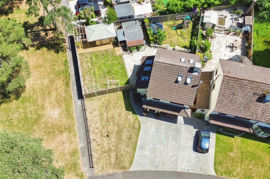 Almswood Road, Tadley, Hampshire, RG26 photo 4