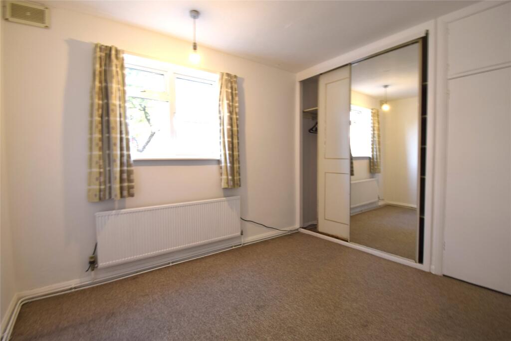 Apartment in London, Queensbury, Kenton - View 4