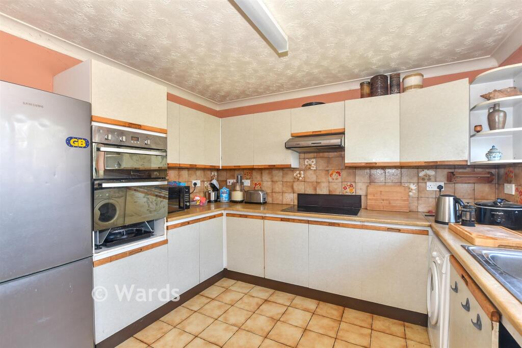 Westcliff Drive, Minster-On-Sea, Kent - View 4
