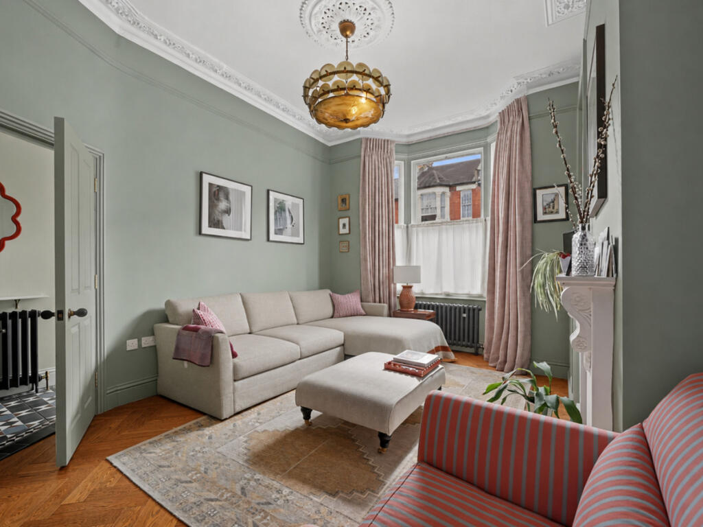 House in London, Queen's Park - View 6