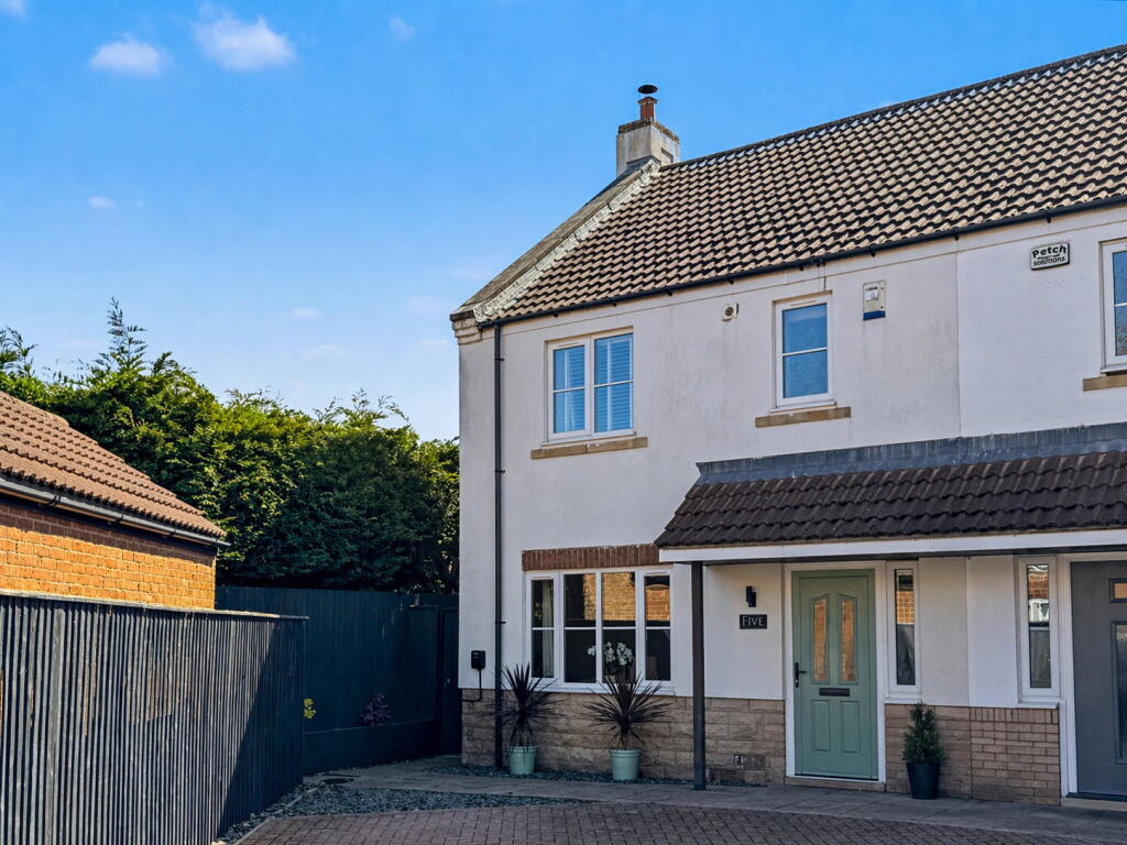 Main image of property: Farmside Mews, Marton