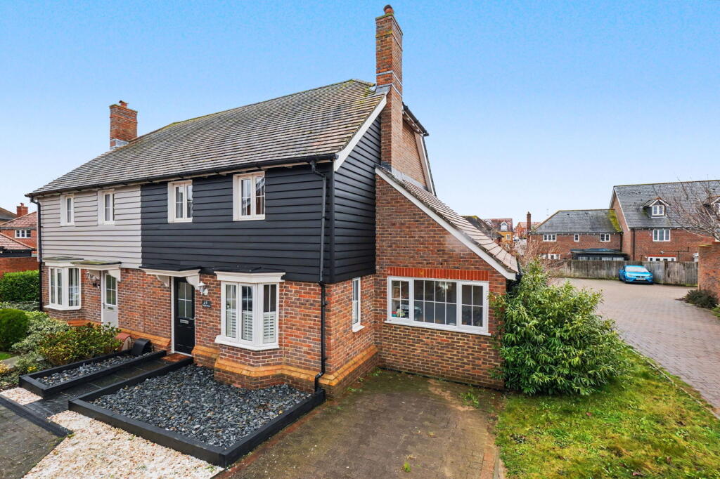 Main image of property: Ringlet Grove,Iwade,Sittingbourne,ME9 8XE