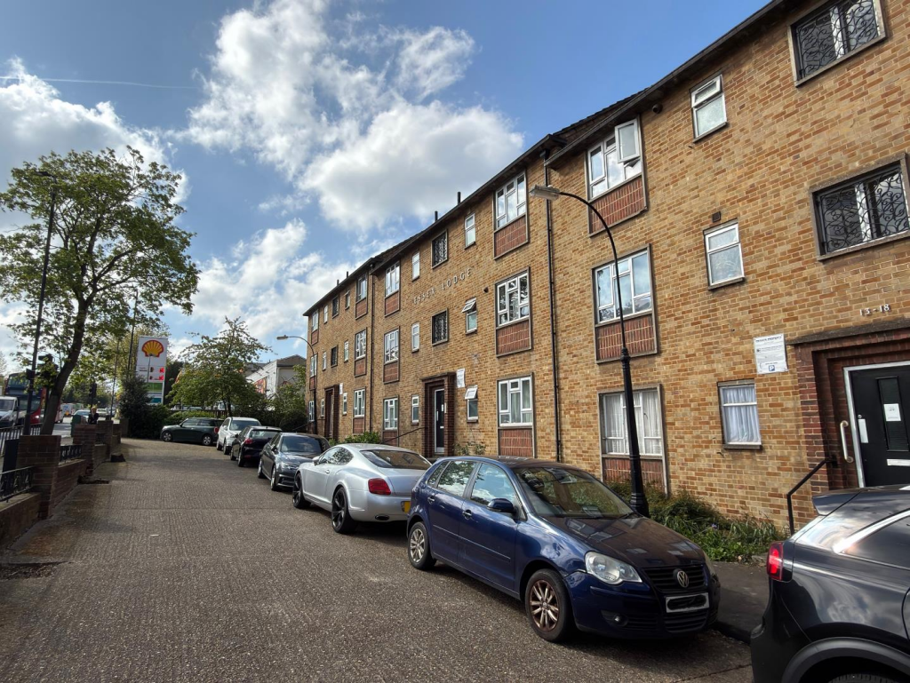 Main image of property: Colney Hatch Lane, Muswell Hill, N10