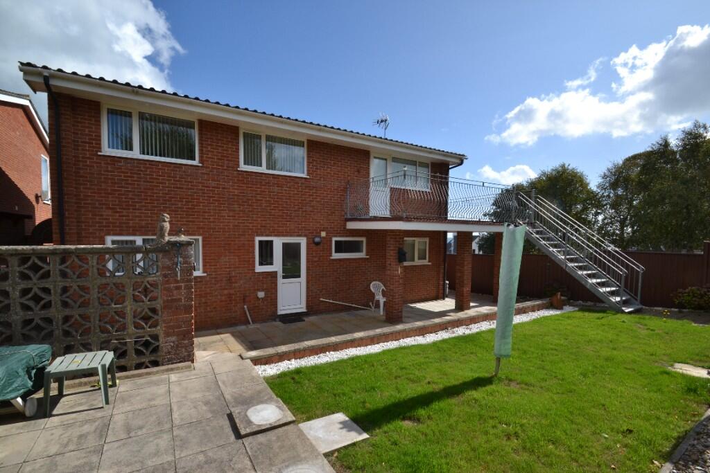 House in Seaview, Nettlestone and Seaview - View 3