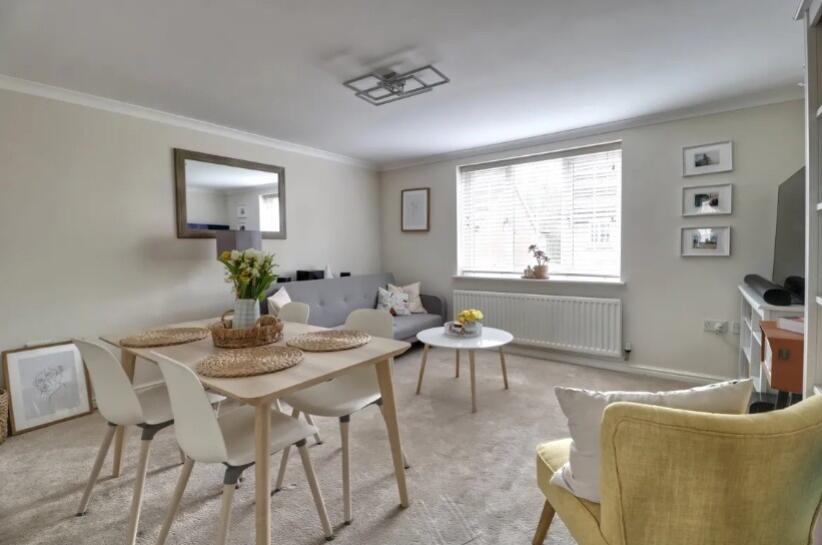 Apartment in Basingstoke and Deane, Chineham - More