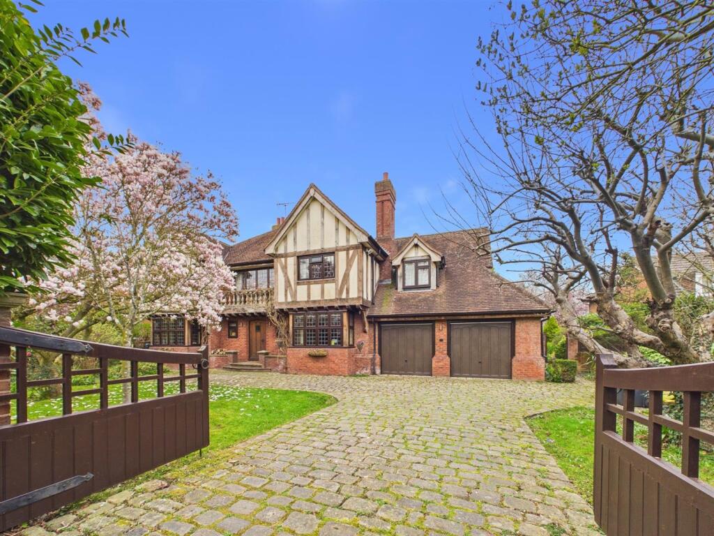 Main image of property: Main Street, Long Whatton, LE12 5DF