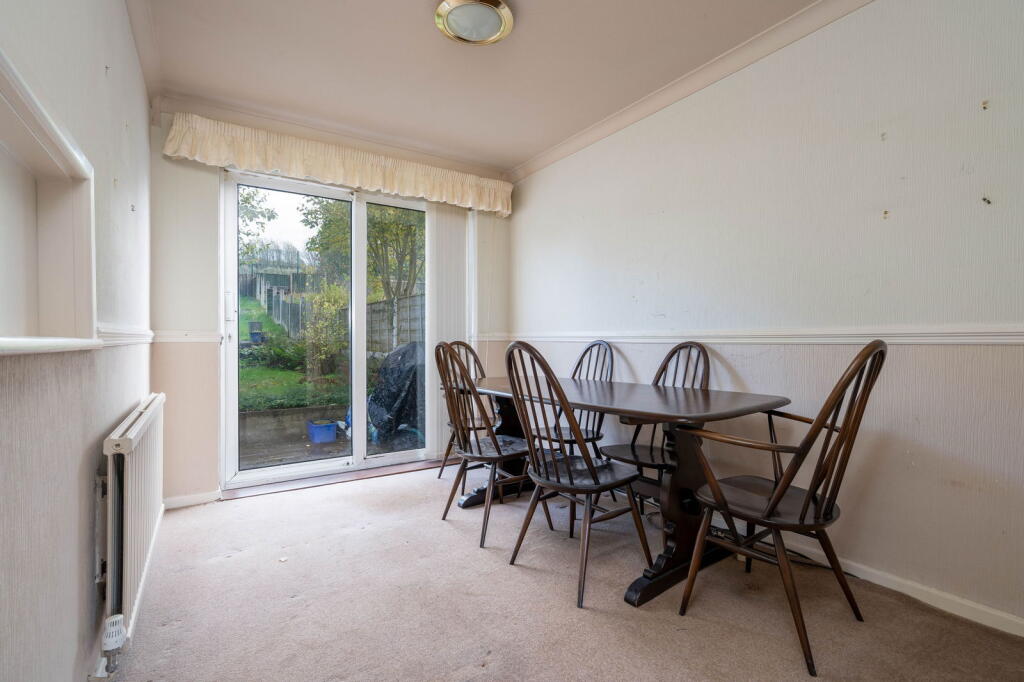 Mouselow Close, Hadfield, Glossop, SK13 2BQ photo 4