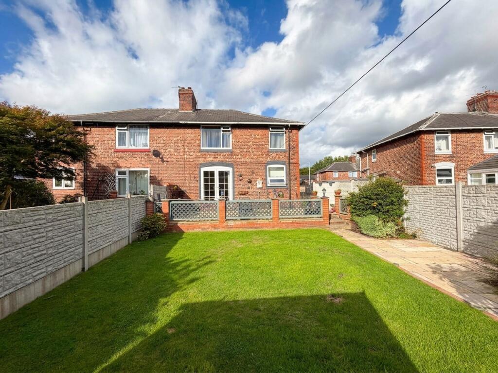 House in Salford, Greater Manchester - View 4