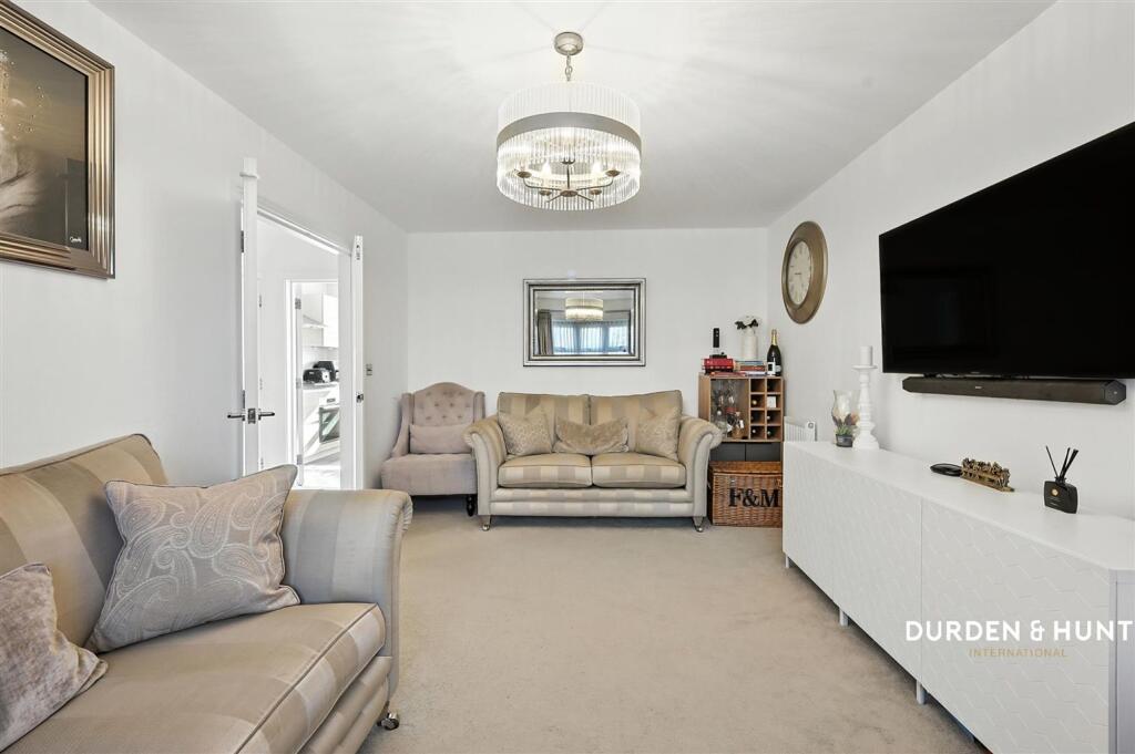 Dove Court, Stanway, CO3 photo 2