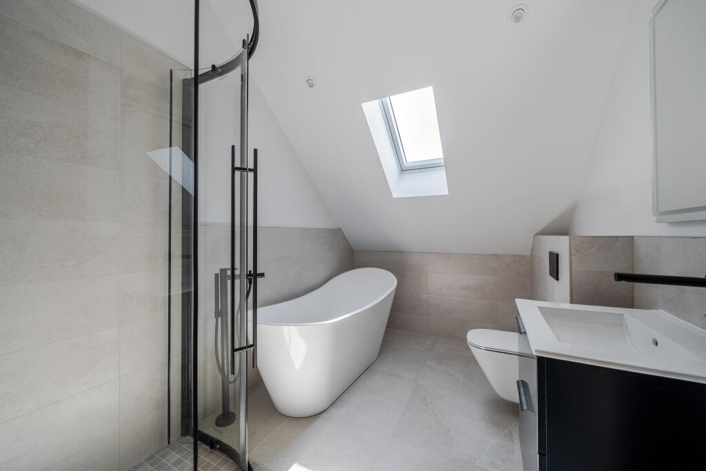 Apartment in Truro - More