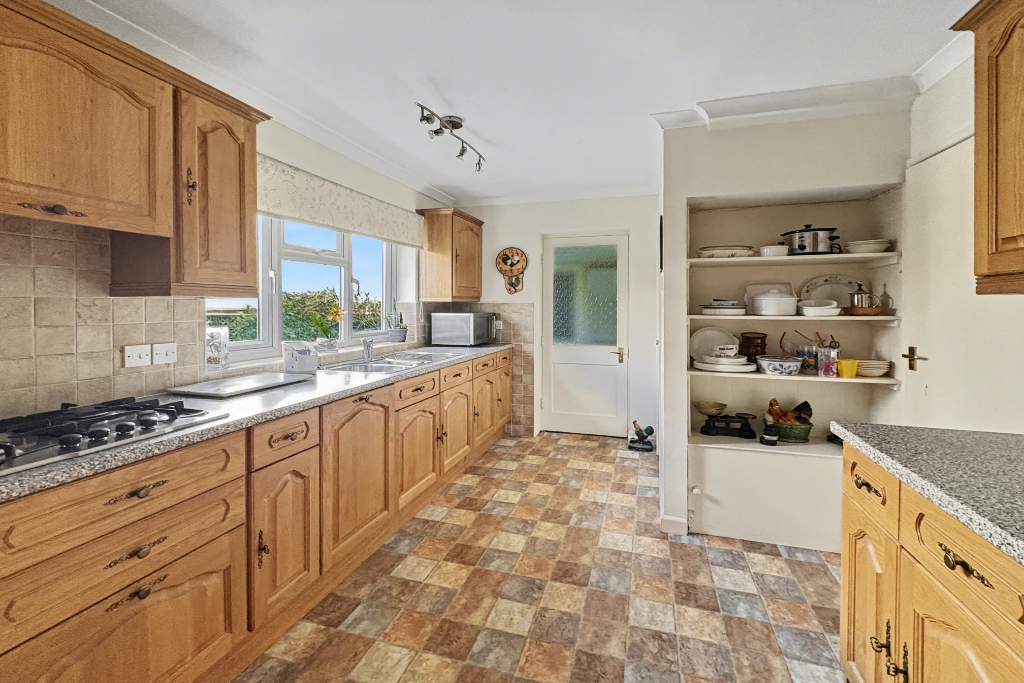 Fairfield Close, Marshfield photo 4