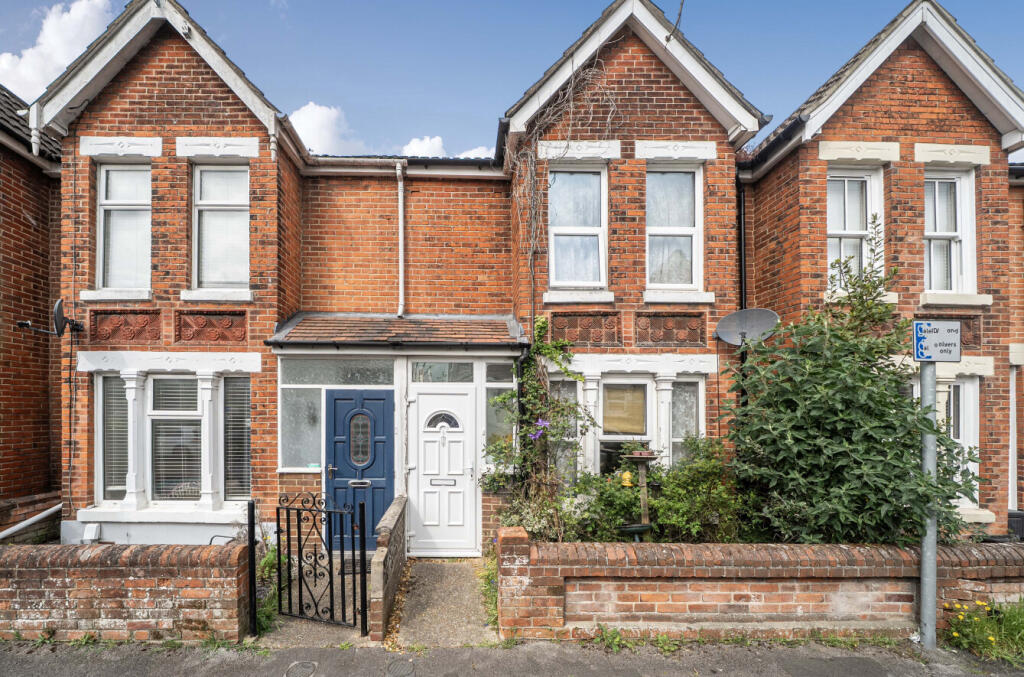 2-bed terraced on Market Street, Eastleigh, Hampshire, £300,000