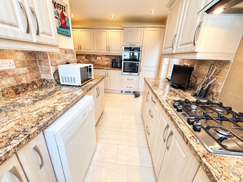 House in Dudley - View 4