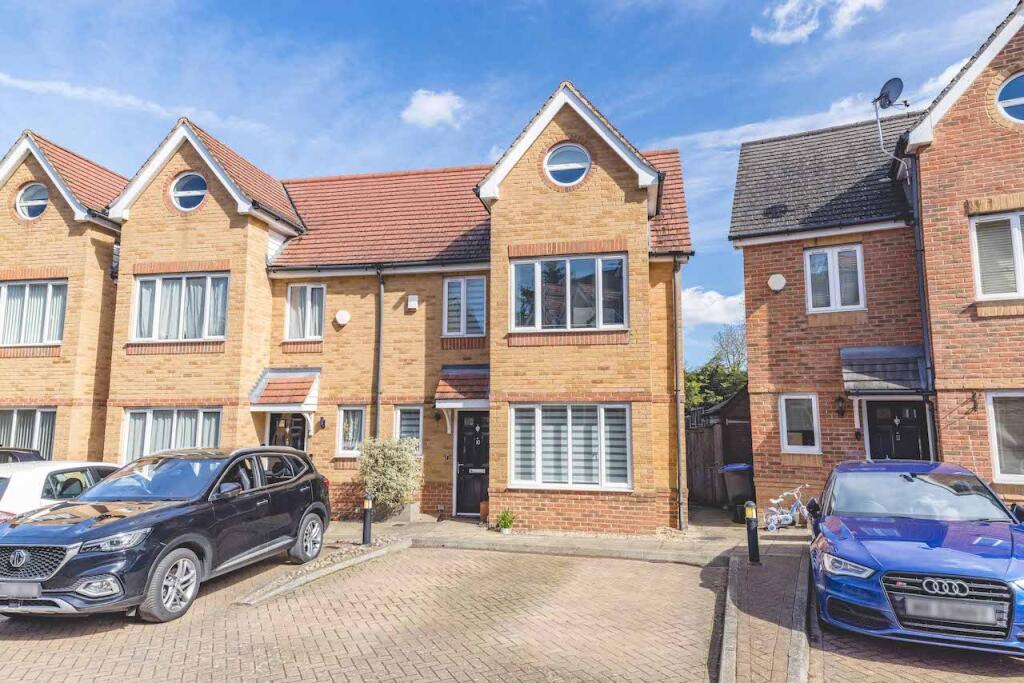 Main image of property: Linden Close, Iver, SL0