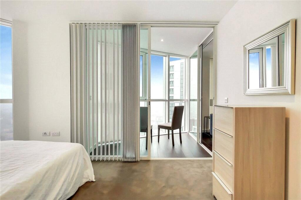 Apartment in London - View 5