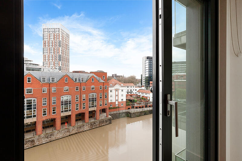 Apartment in Bristol - View 5