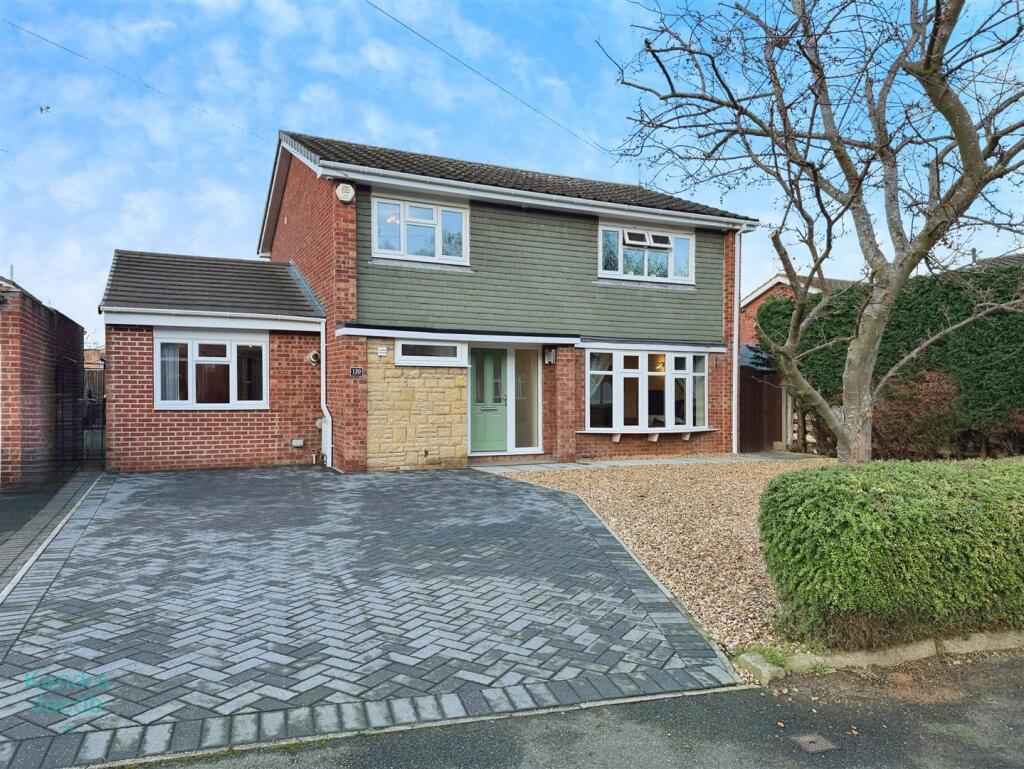 4-bed detached on Windsor Road, Carlton-In-Lindrick, Worksop, £300,000