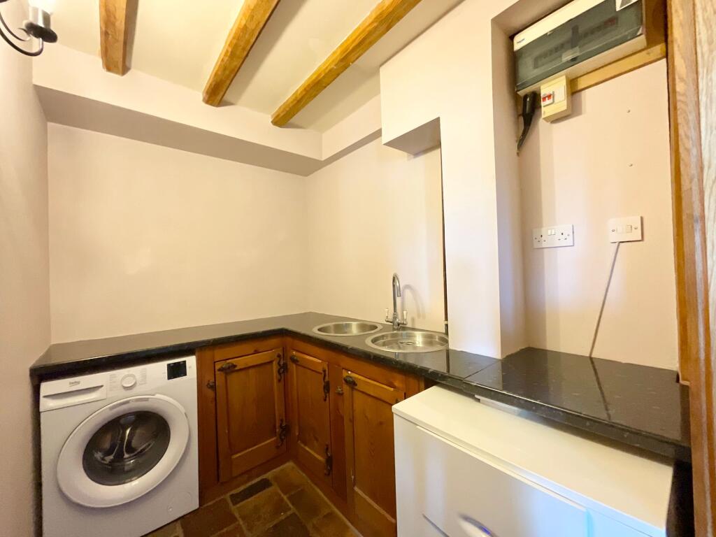 House in Stoke-on-Trent - More
