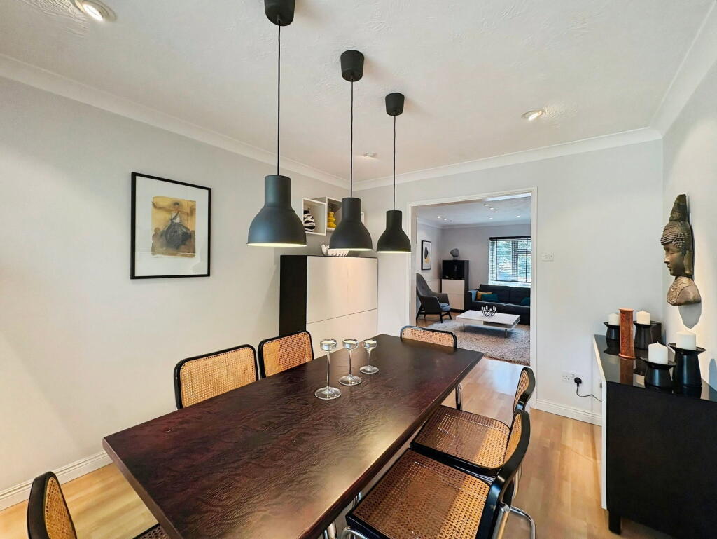 House in Swanley, Hextable - More