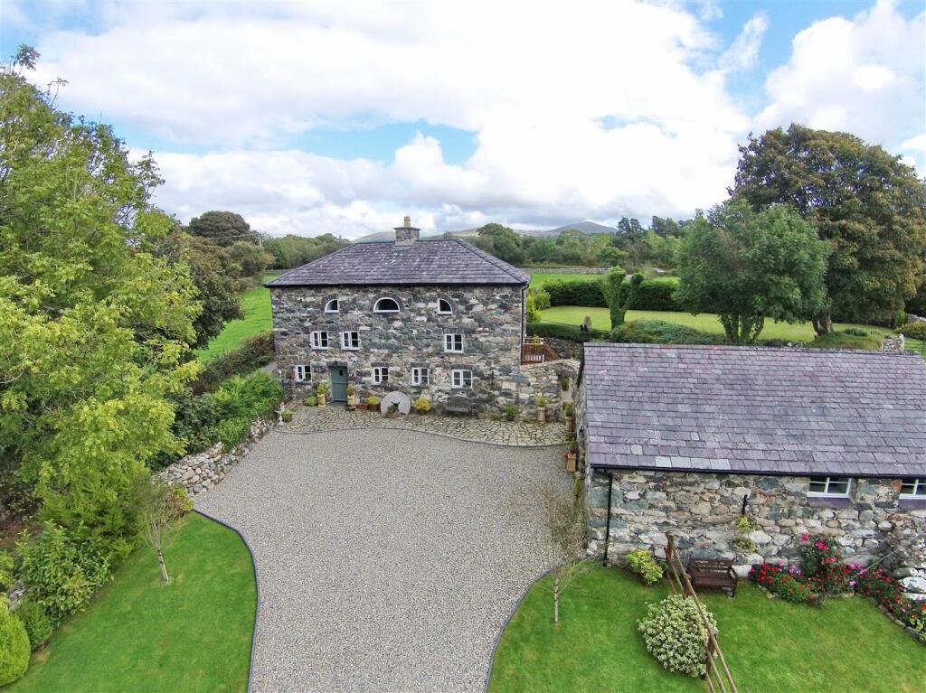 Main image of property: Dolydd, Penygroes, Gwynedd