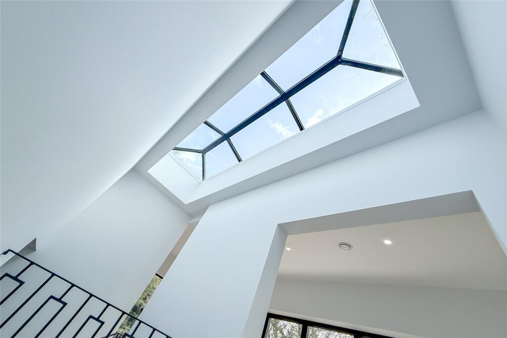 Additional image 24 of Wells Close, Harpenden, Hertfordshire, AL5