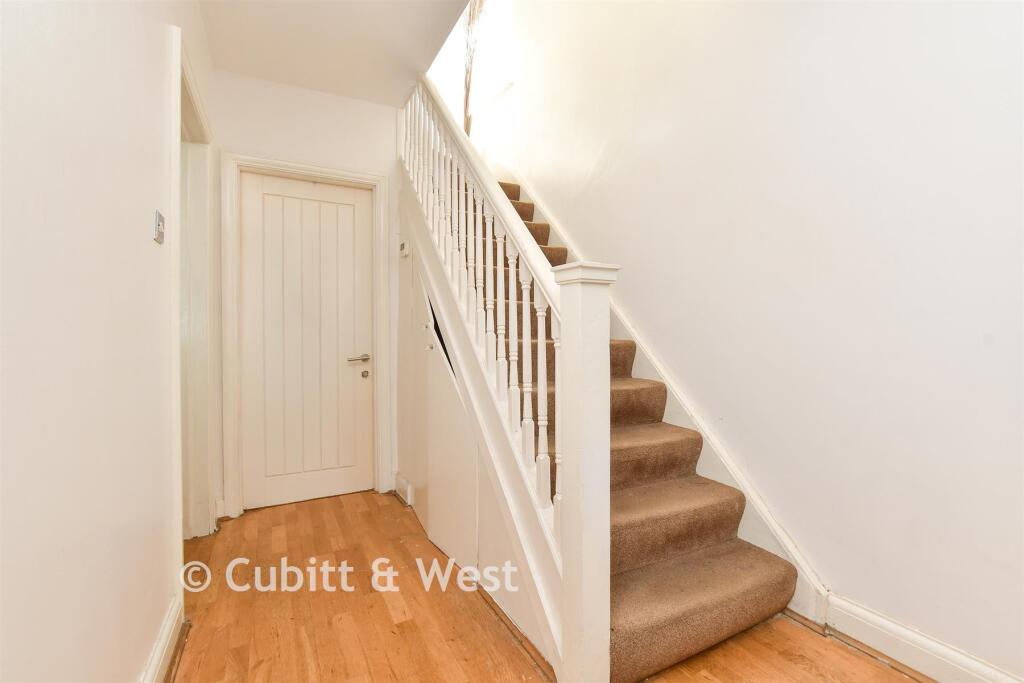 House in Epsom, Nork - View 5