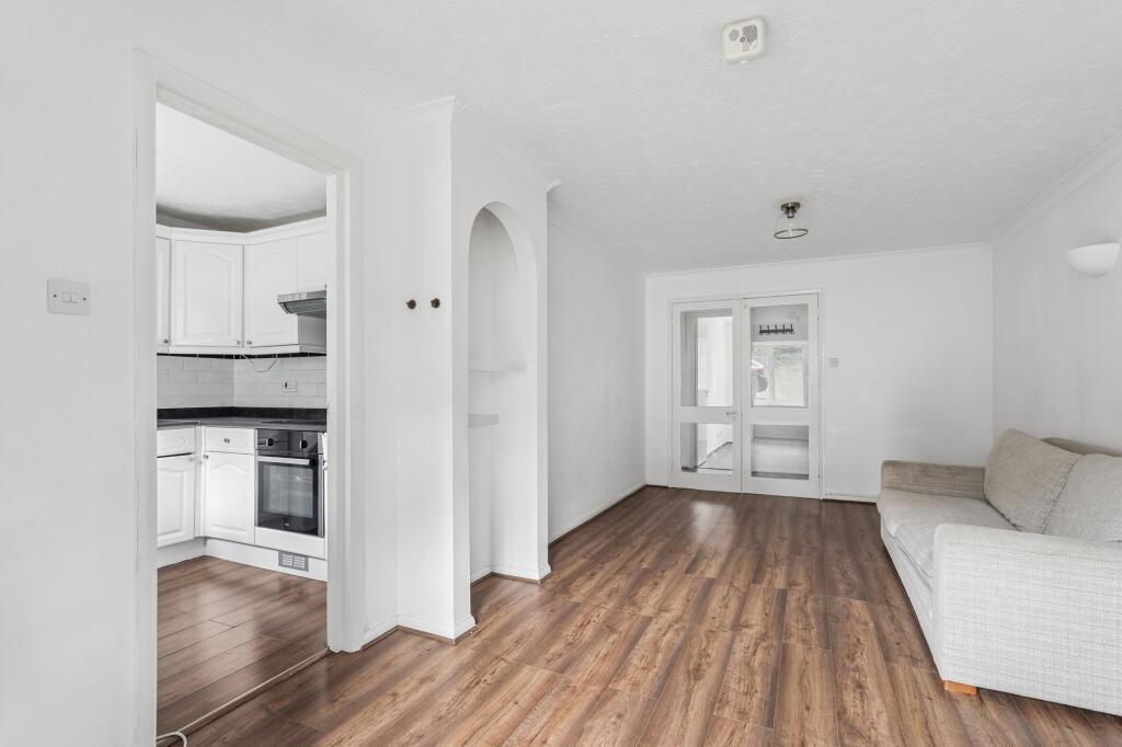 Apartment in Watford - More