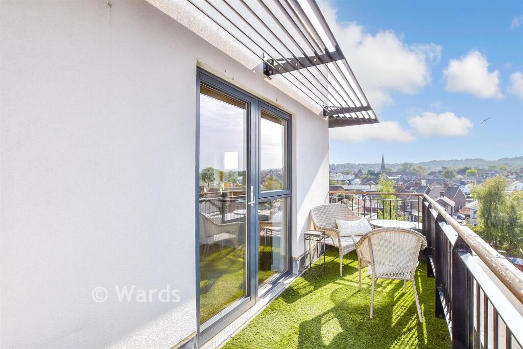 Apartment in Tonbridge and Malling, Brook Street - View 2