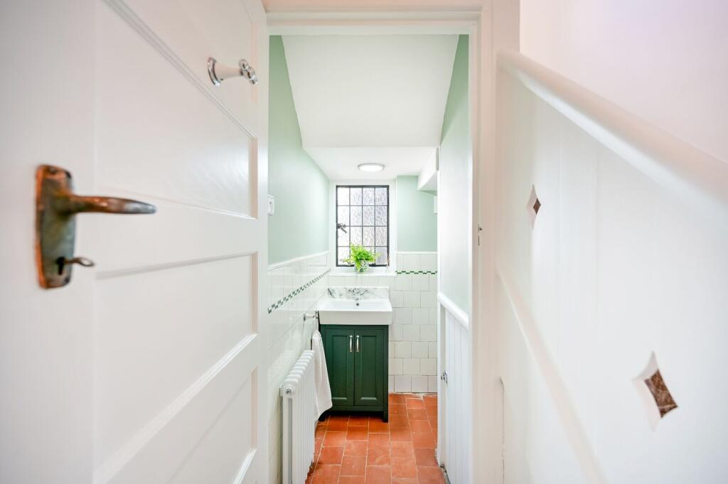 House in Twickenham - More