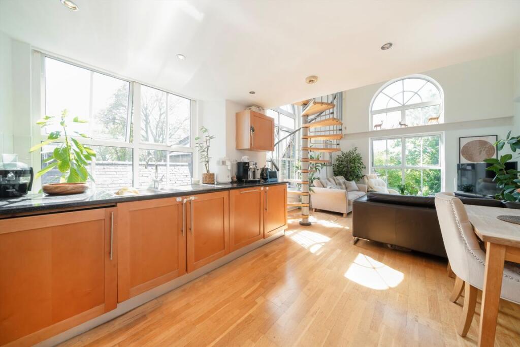 Apartment in London, Stoke Newington - View 4