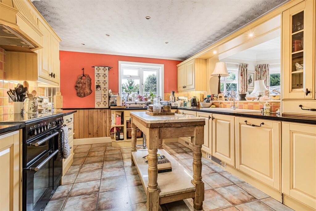 House in Uttlesford, Saffron Walden - View 3