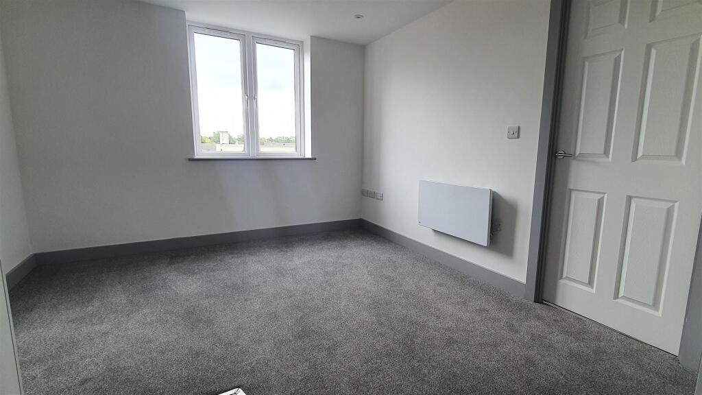 Apartment in Leeds, West Yorkshire - View 5