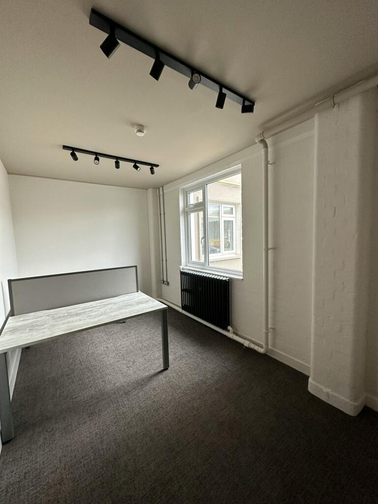 Base Business Space, Managed Office Space – L0