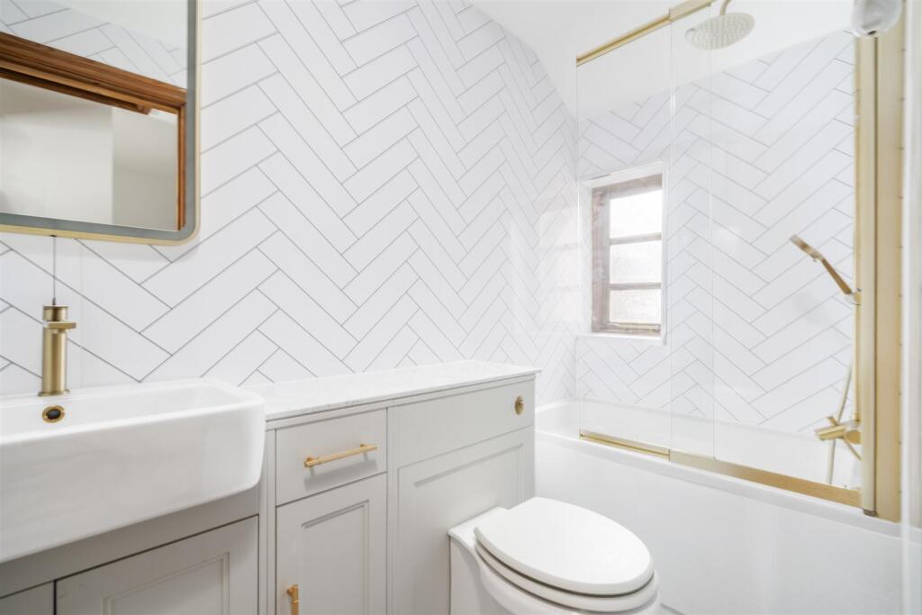 Main image of property: High Street, Henley-In-Arden