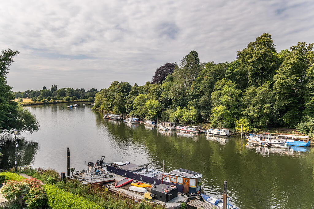 Main image of property: 85 Petersham Road, Richmond, TW10