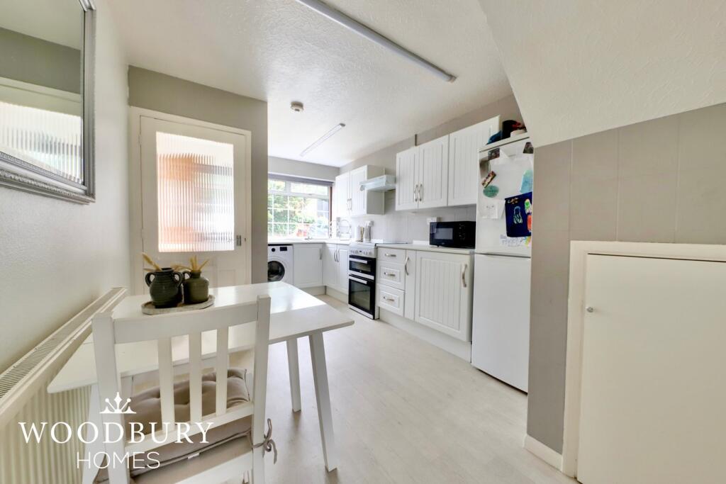 Monkchester Close, Loughton, IG10 photo 3
