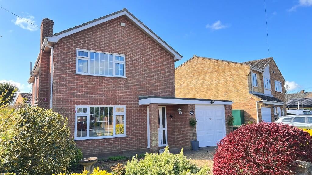 3-bed detached on Church Road, Wisbech St Mary PE13, £315,000